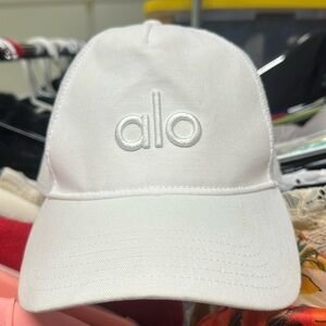 Alo Yoga Trucker Hat